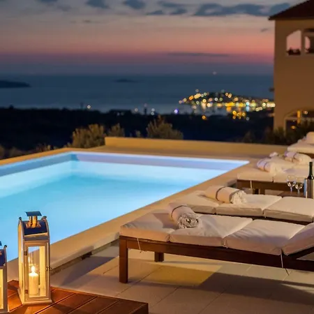 Luxury Mia Bella With Pool Villa