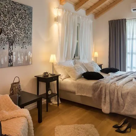 Villa Luxury Mia Bella With Pool
